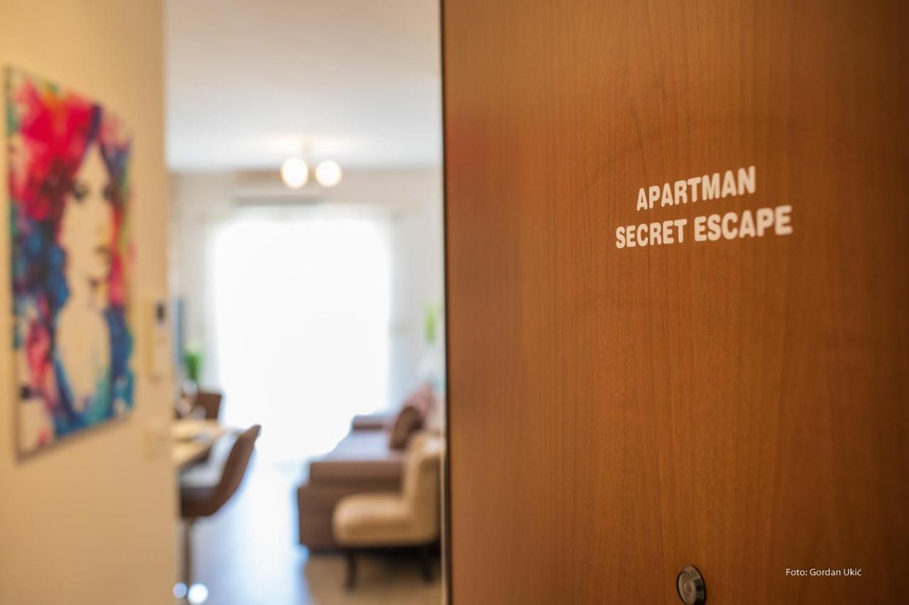 Secret Escape Apartment โรวีน ภายนอก รูปภาพ