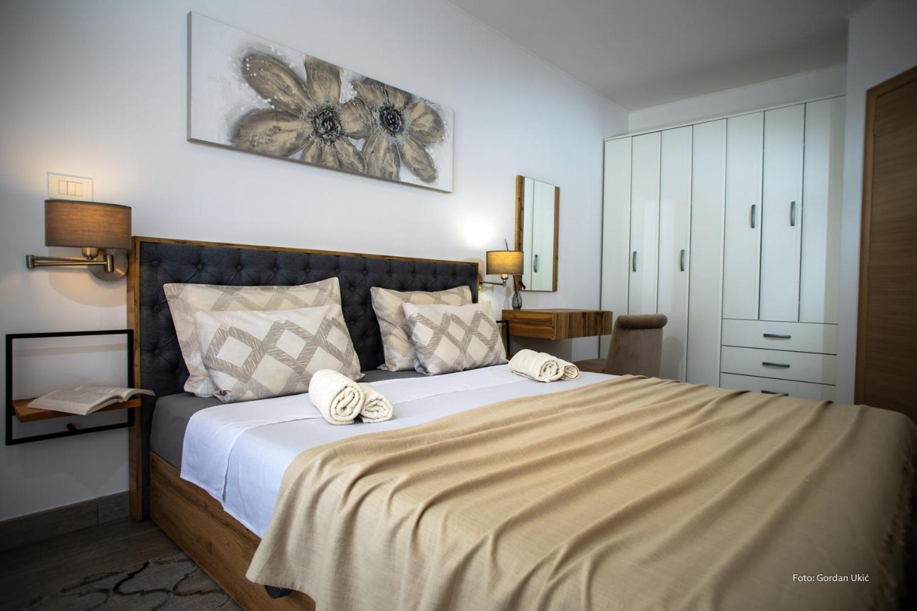 Secret Escape Apartment โรวีน ภายนอก รูปภาพ