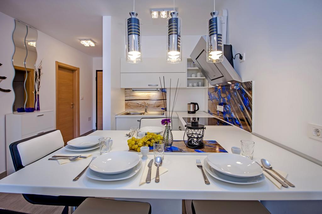 Secret Escape Apartment โรวีน ภายนอก รูปภาพ