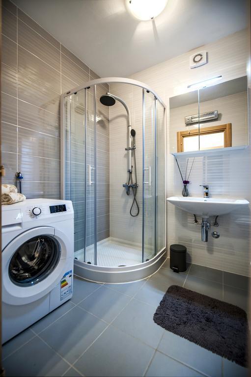 Secret Escape Apartment โรวีน ภายนอก รูปภาพ