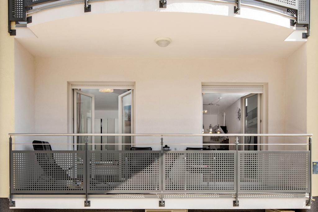 Secret Escape Apartment โรวีน ภายนอก รูปภาพ