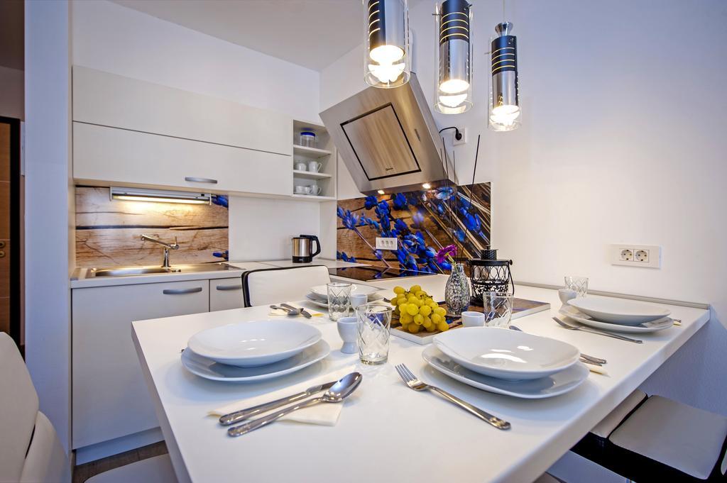 Secret Escape Apartment โรวีน ภายนอก รูปภาพ