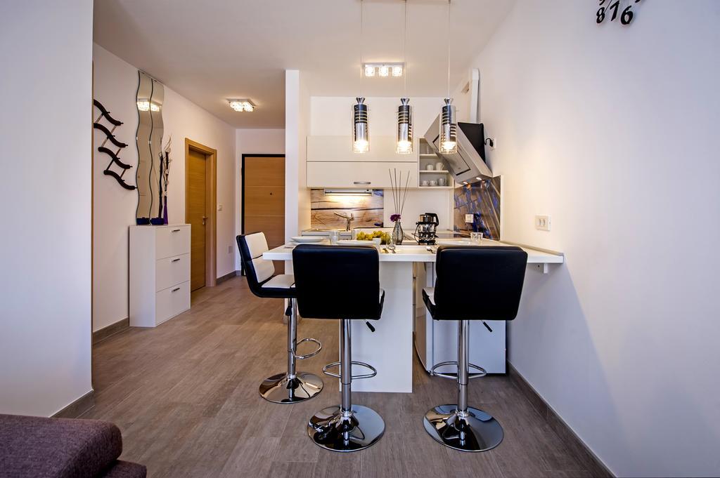 Secret Escape Apartment โรวีน ภายนอก รูปภาพ